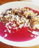 Desayuno saludable! Bowl de Yoghurt y remolacha con banana y granola casera 💕😋