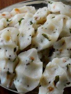 அரிசி மாவு கார கொழுக்கட்டை (Arisi maavu kaara kolukattai recipe in Tamil) செய்முறை முக்கிய புகைப்படம்