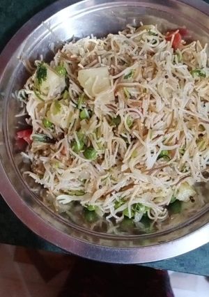 नूडल्स (noodles recipe in Hindi) रेसिपी मुख्य फोटो