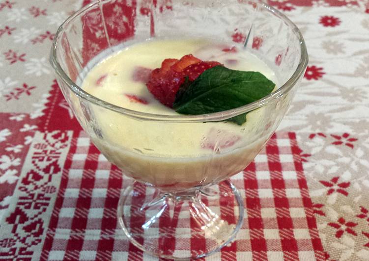 La Meilleur Recette De Panna cotta aux fraises et chocolat blanc