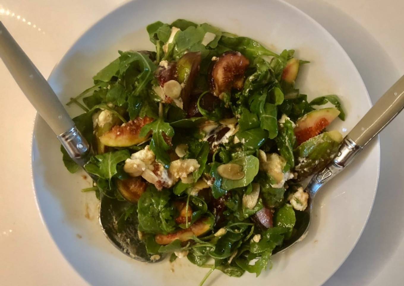 Fig, rocket & goat cheese salad #vegetarian
