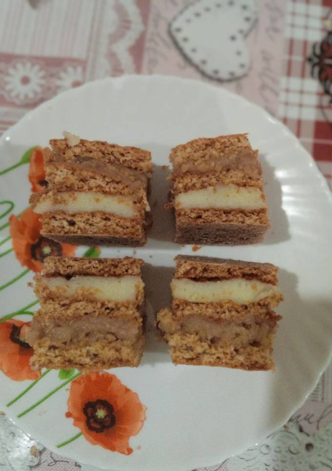 Пляцок з яблуками та заварним кремом
