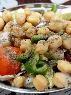 A picture of Chhole salad.