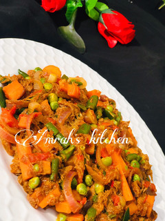 A picture of Mince beef and veggies sauce.