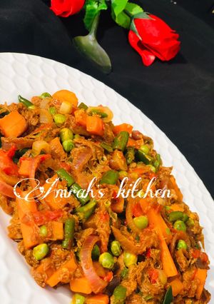 A picture of Mince beef and veggies sauce.