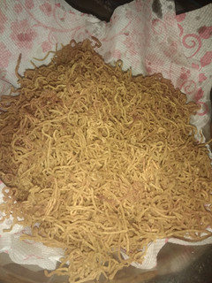A picture of Aloo bhujia.
