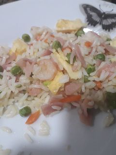 Una foto de Arroz tres delicias casero