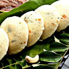 A picture of Suji ki Idli.