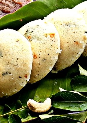 A picture of Suji ki Idli.
