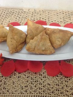 समोसे रेसिपी मुख्य फोटो