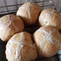 A picture of Hot Cross Bun.