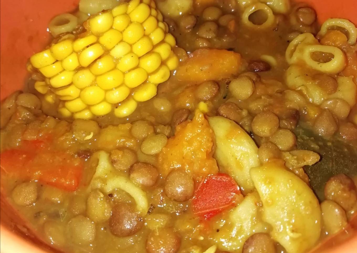 Guiso de lentejas al curry (vegetariano)