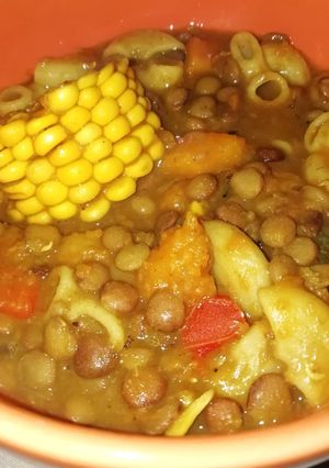 Una foto de Guiso de lentejas al curry (vegetariano)