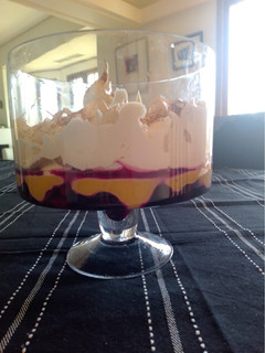 Una foto de Suspiro Limeño con Berries