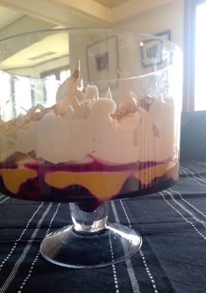 Una foto de Suspiro Limeño con Berries