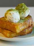 Sweet and Slightly Bitter Matcha Dessert Like a Café | Egg Toast with Matcha Powder and Icecream 🍃🍨🍞