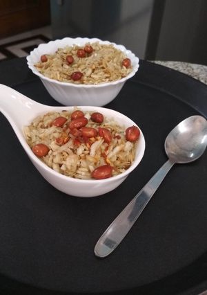 A picture of Fried peanut chewda.