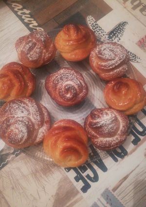 صورة لوصفة بريوش على شكل وردة