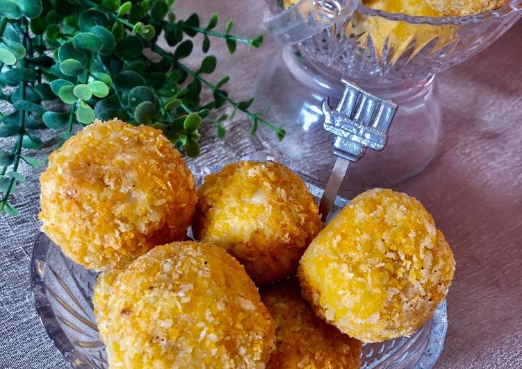 Cheese and Mac Balls