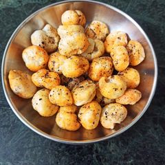 A picture of Red chilli Olive oil flavour Roasted Makhana.