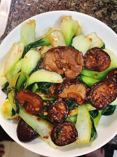 Hình của món Cải chíp xào nấm.