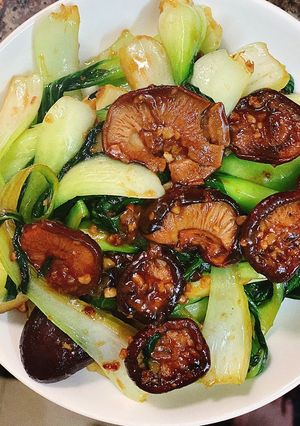 Hình của món Cải chíp xào nấm.