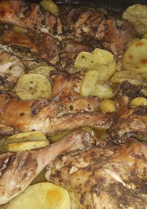 A picture of Chicken with Potatoes, Garlic, and Oregano.