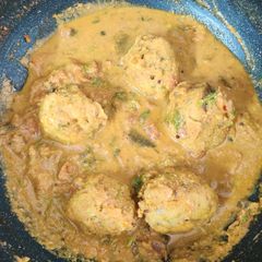 Paruppu urundai gravy A picture of Paruppu urundai gravy.