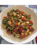 Insalata di farro con mozzarelle, olive verdi, pomodorini e rucola 🍅🌱
