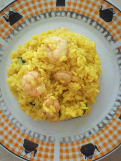 Una foto de Arroz con gambas y calabacín