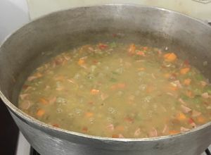 Una foto de Sopa de lentejas