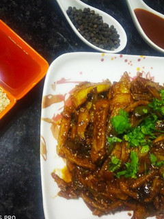 हनी चिली पोटैटो (Honey Chilli Potato recipe in Hindi) रेसिपी मुख्य फोटो