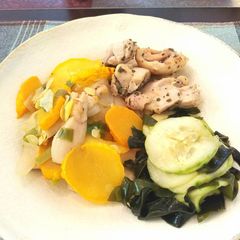 A picture of Cucumber and Seaweed Salad.