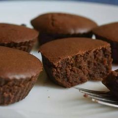 A picture of Eggless chocolate cup cakes.