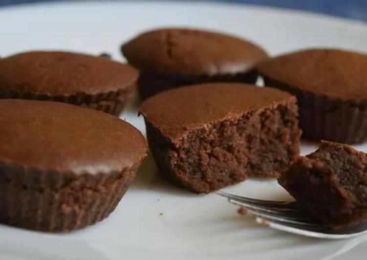 Eggless chocolate cup cakes