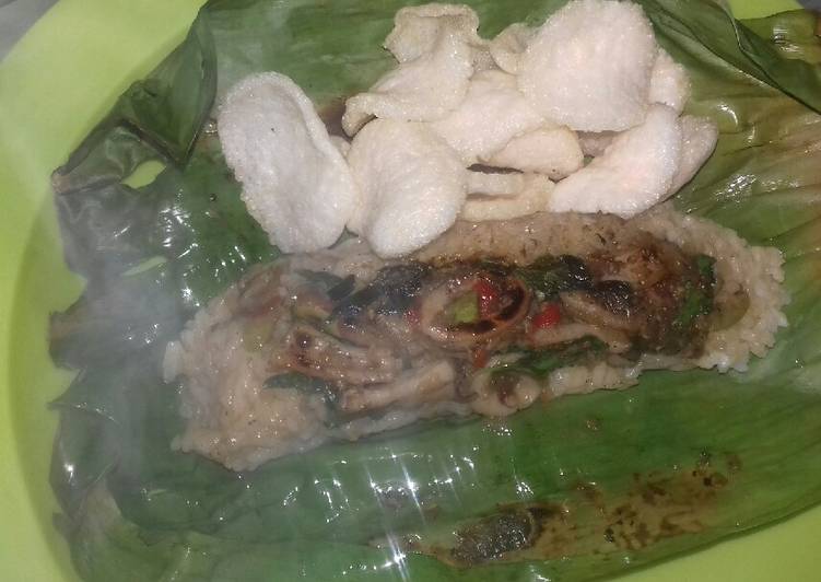 Nasi cumi bakar pedas