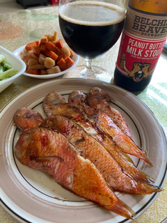 香煎紅新娘魚(烘焙紙小技巧,魚皮不沾鍋法) 的食譜成品照片