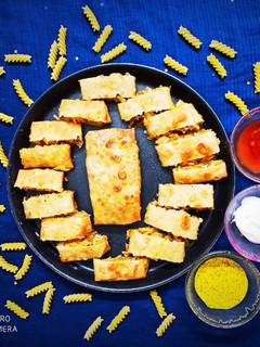 व्हेज पास्ता स्प्रिंग रोल (veg pasta spring roll recipe in marathi) रेसिपी चे मुख्य फोटो