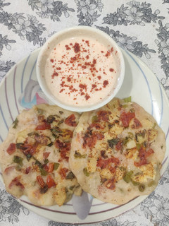 રવા ના ઉત્તપમ (Semolina Uttapam Recipe In Gujarati) રેસીપી મુખ્ય ફોટો