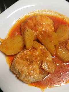 Una foto de Merluza con patatas