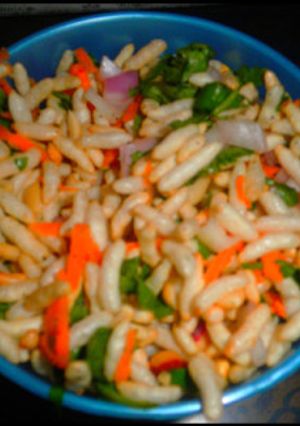 A picture of Kaara Pori (Spicy Puffed Rice).