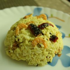 A picture of Prawns and coconut rice.