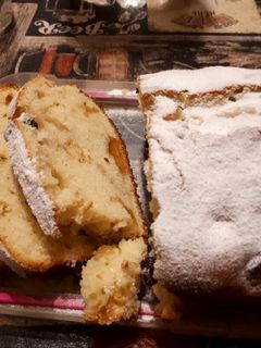 Una foto de Budín de vainilla con pasas y dulce de batata