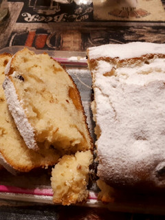Una foto de Budín de vainilla con pasas y dulce de batata