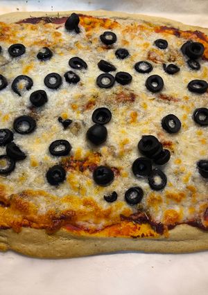 Una foto de Pizza con Masa de Plátano Macho