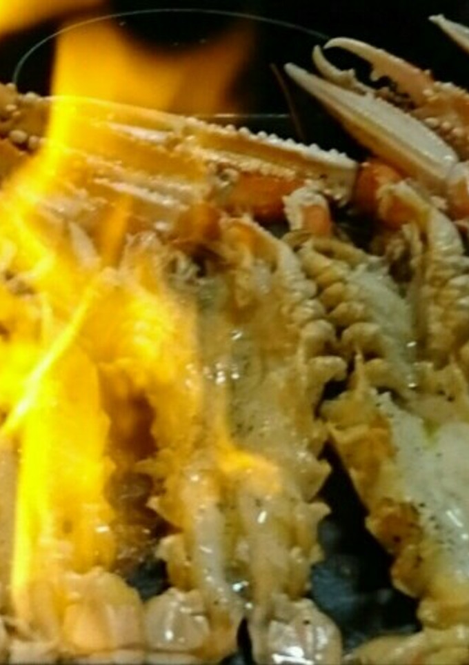 Una foto de Cigalas flambeadas con salsa de lima