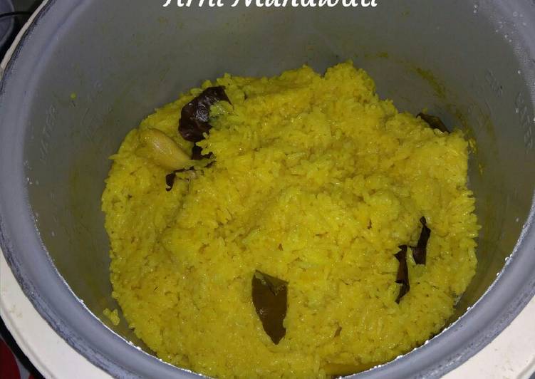 Nasi kuning magic com