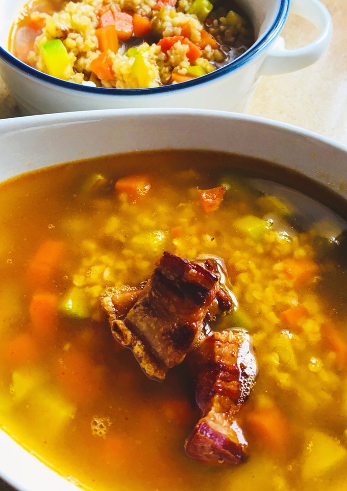 Una foto de Sopa con bulgur