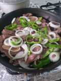Caracú encebollado con sofrito agridulce