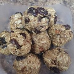 A picture of Oatmeal Raisin Energy Bites.